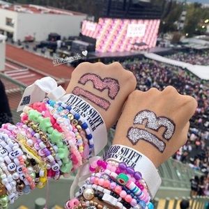 Meet your Posher, Mya